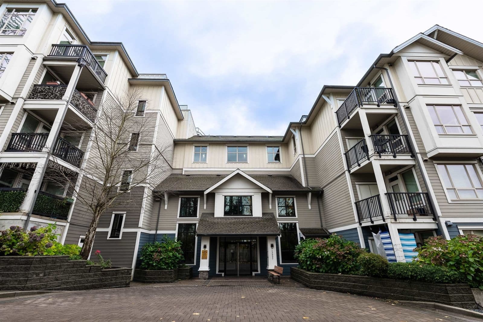 Condo units — Surrey, BC