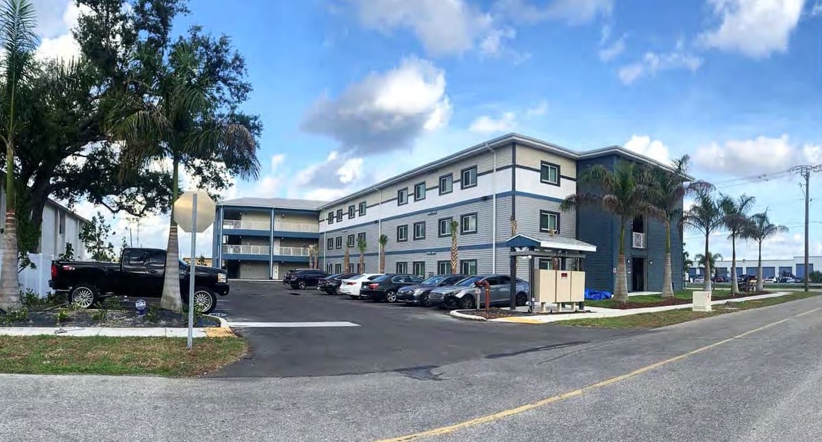 Royal Palms — 33-unit multifamily community financed by 818 Capital