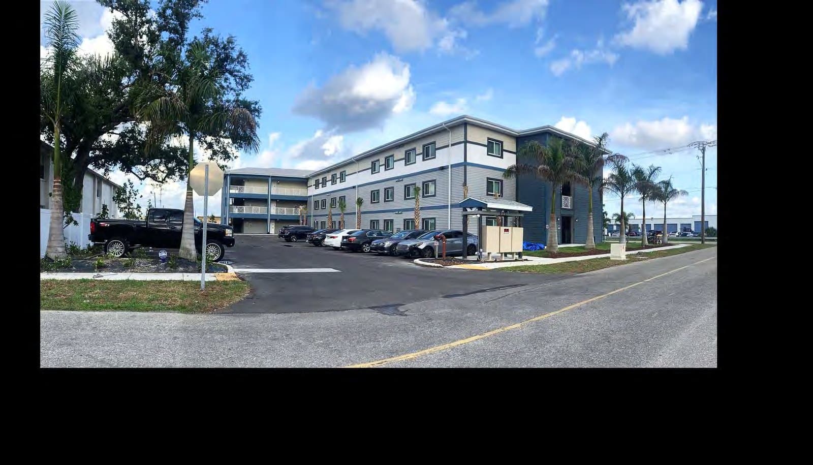Royal Palms — 33-unit multifamily community financed by 818 Capital