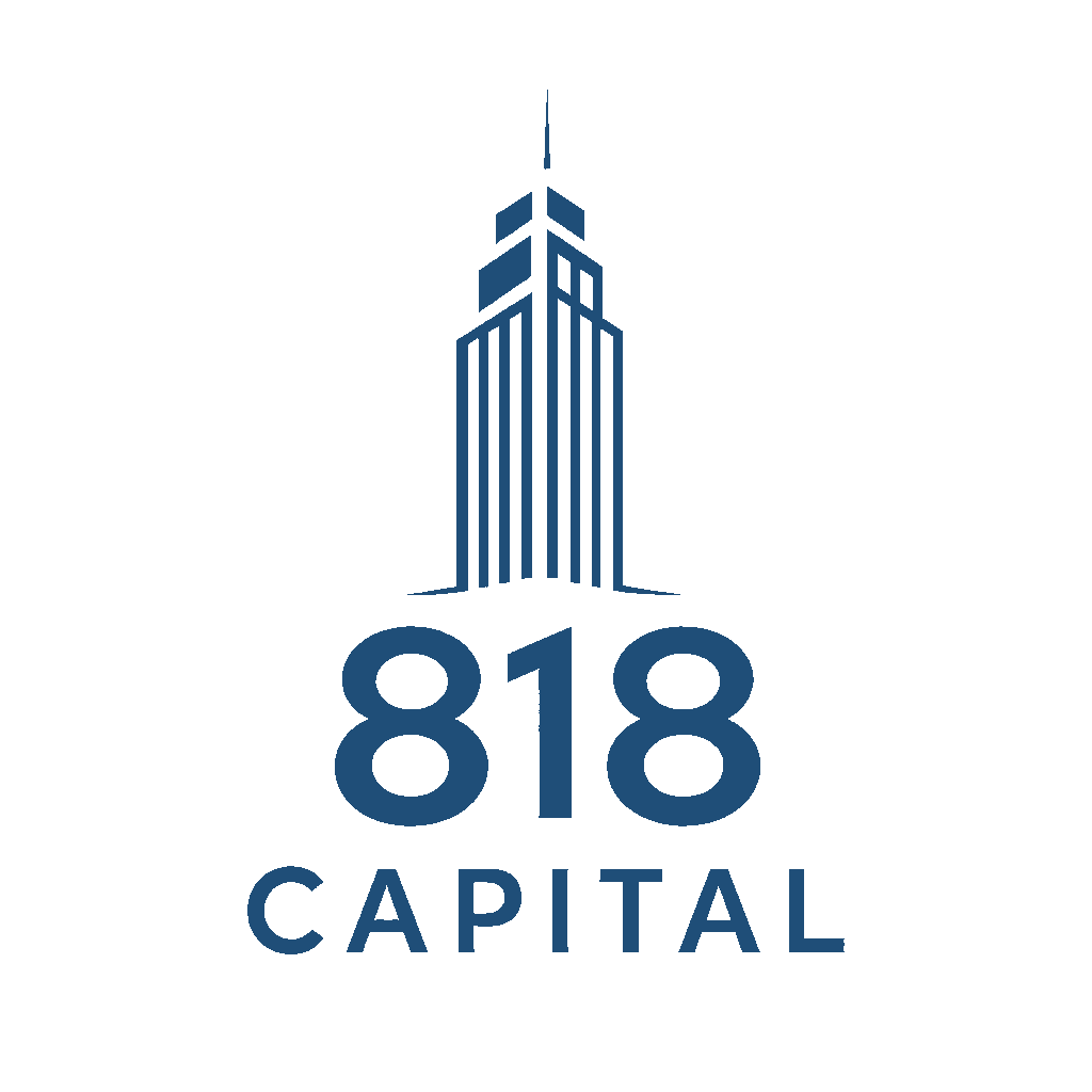 818