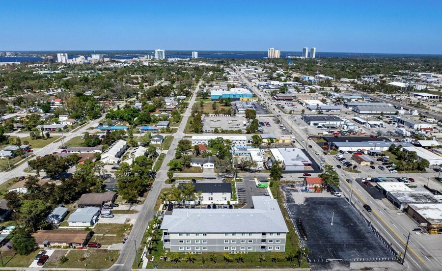 Fort Myers submarket aerial — infill multifamily context